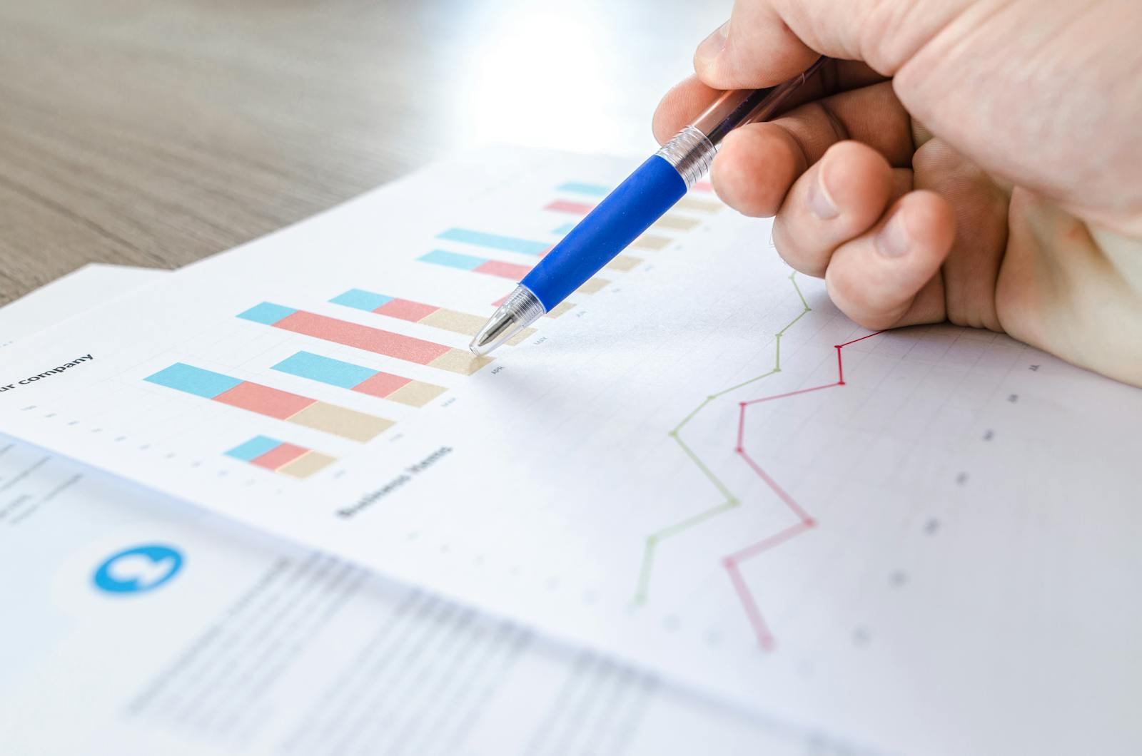 Clay alternative B2B data enrichment workflow and analytics dashboard